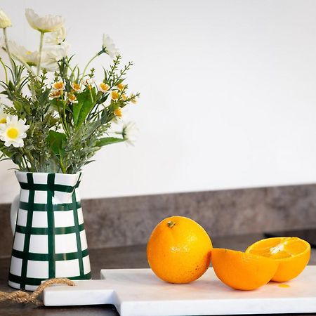 Вилла Gorgeous Boutique Flat Sleeps 2 In Лайм-Реджис Экстерьер фото