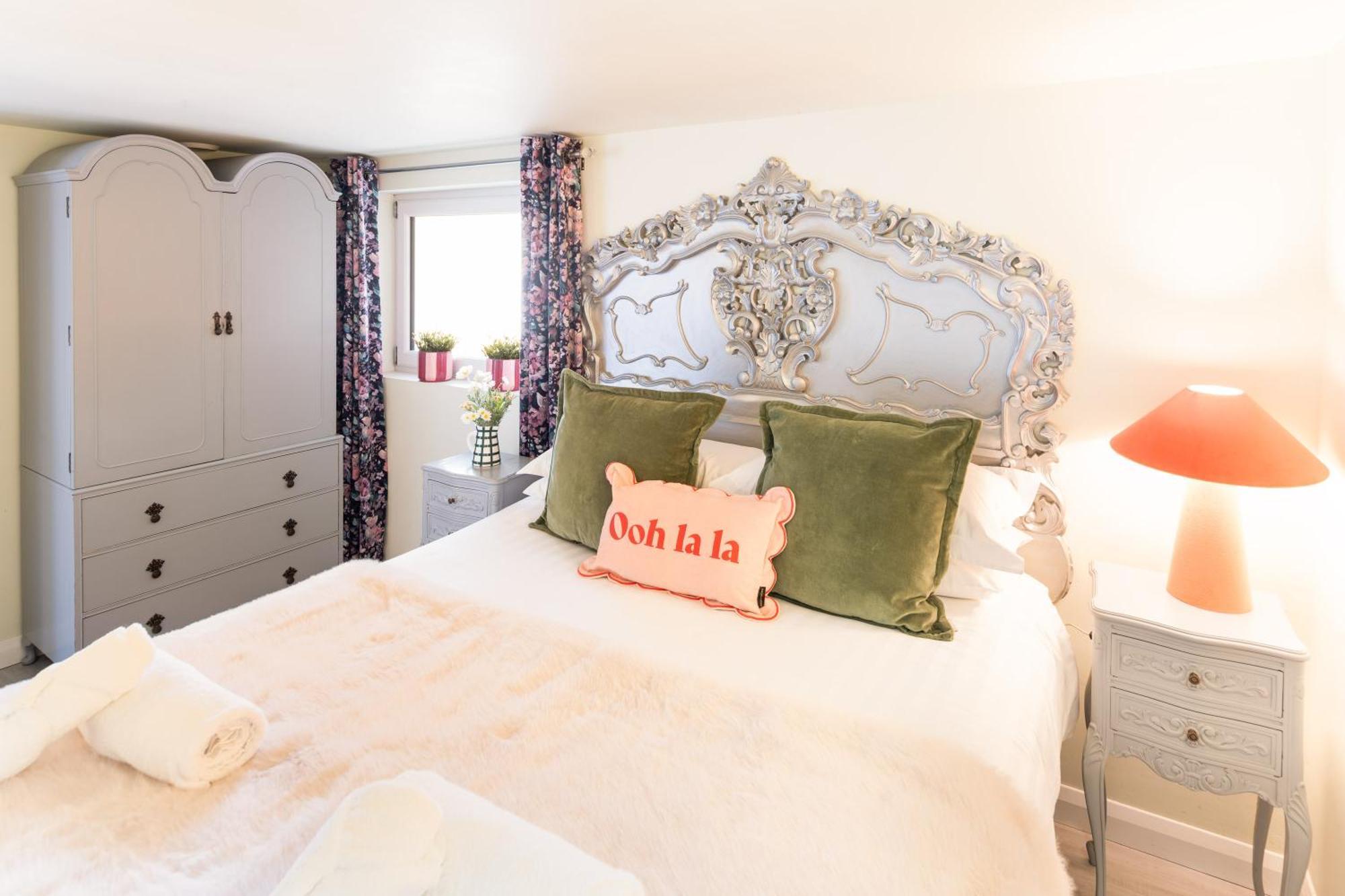Вилла Gorgeous Boutique Flat Sleeps 2 In Лайм-Реджис Экстерьер фото